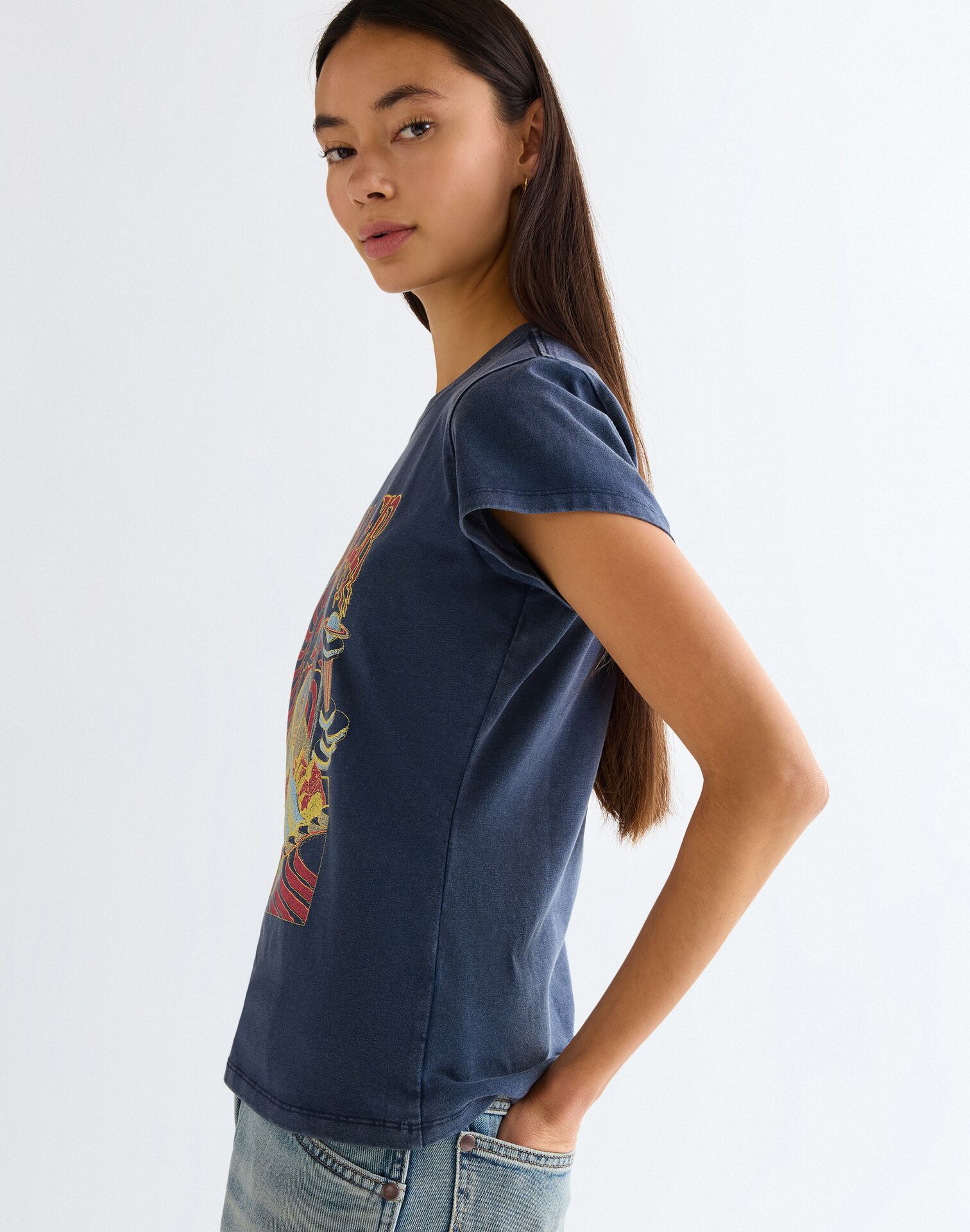 חולצת טי שירט קצרה – תמונה 5