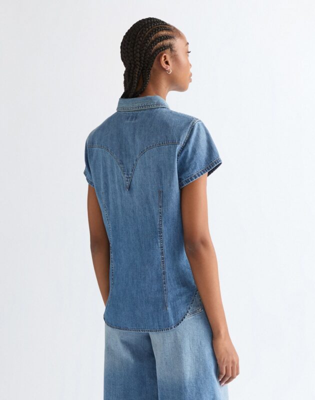 חולצה מכופתרת