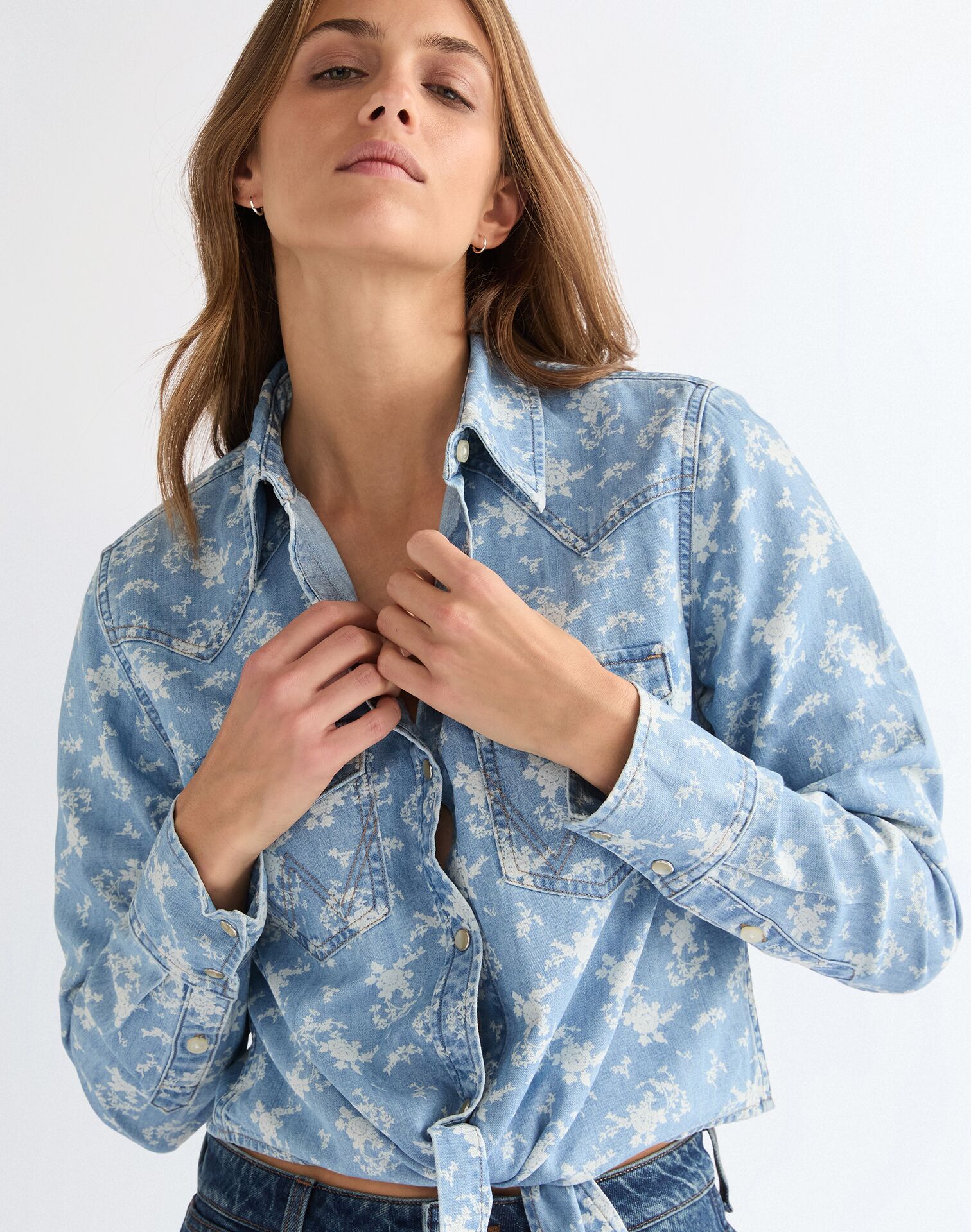 חולצה מכופתרת – תמונה 4