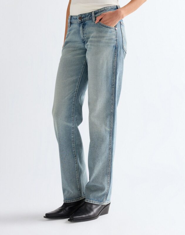 ג’ינס LOW RISE COWBOY JEAN