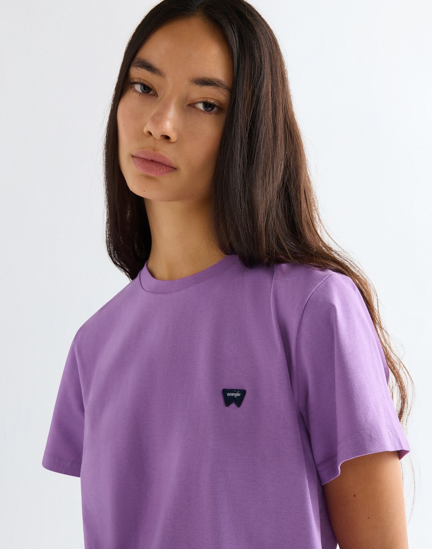 חולצת טי שירט קצרה חלקה – תמונה 4