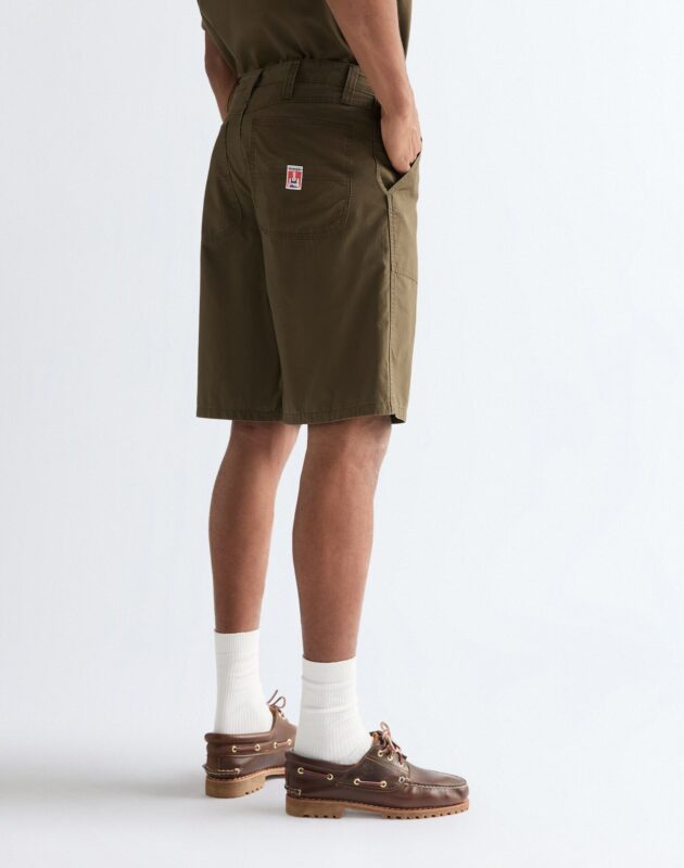 מכנסיים קצרים